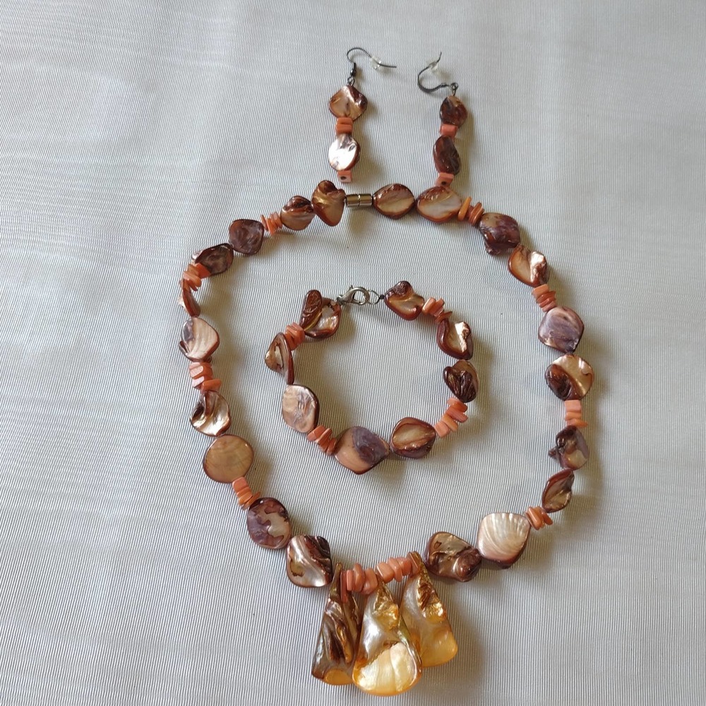 Mother of Pearl Shell Chip Iridescent Golden Copper Jewelry Set - Picture 1 of 10